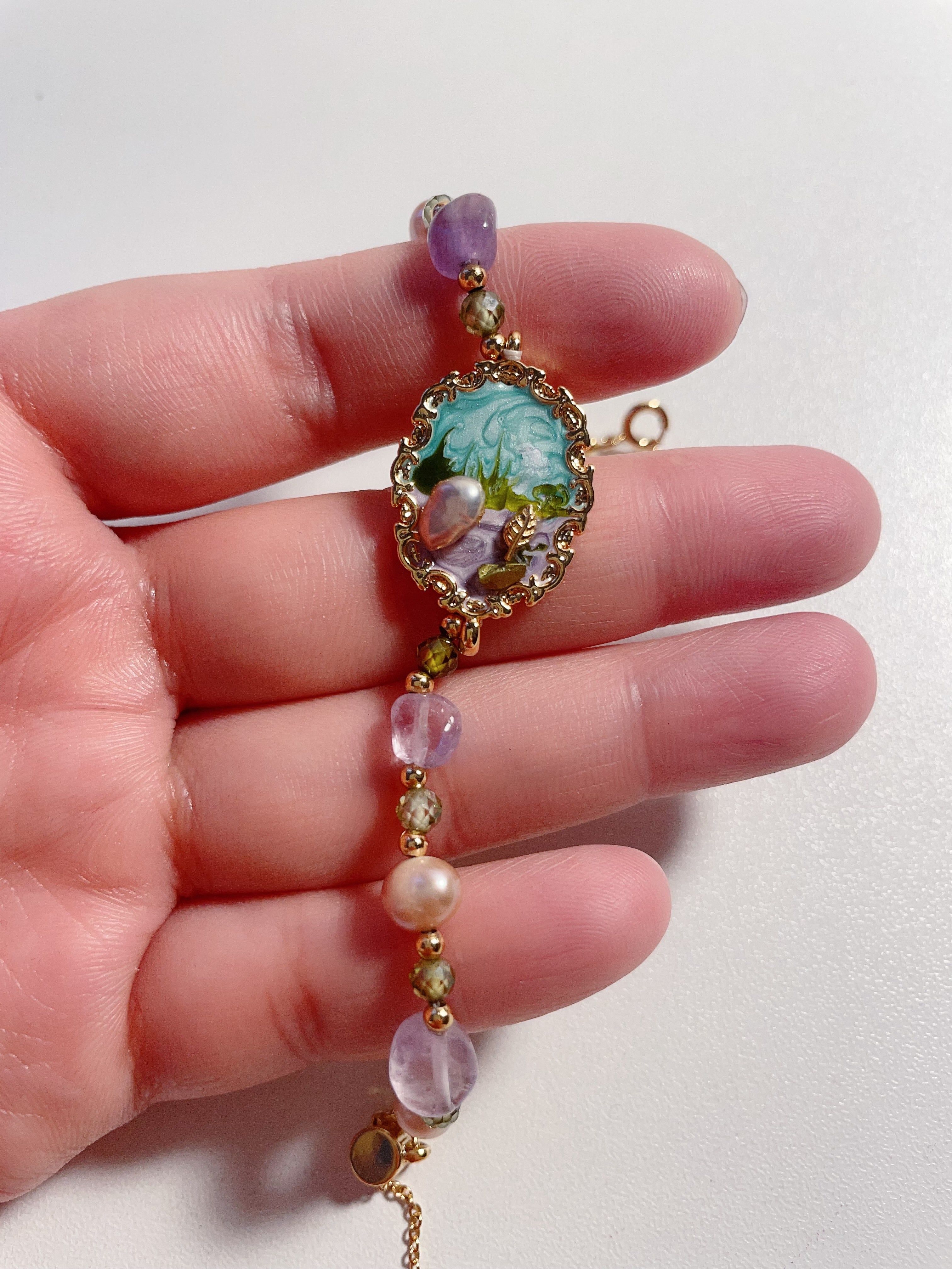 Amethyst Pearl & Enamel Scene Bracelet (Pastel Purple)